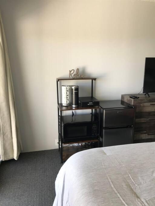 Cute Lower Level Cedar Lodge Room With Balcony & Lake Views! 拉科尼亚 外观 照片