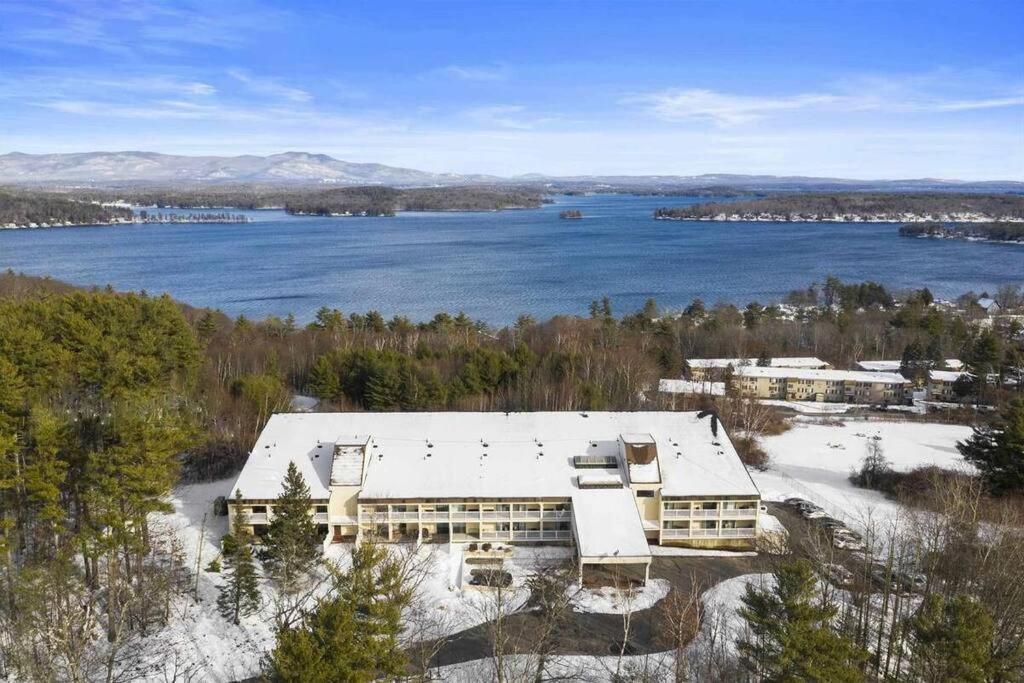 Cute Lower Level Cedar Lodge Room With Balcony & Lake Views! 拉科尼亚 外观 照片